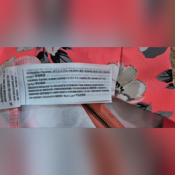 Hollister Pink and Black Skort Vibrant Floral Design - Picture 5 of 6